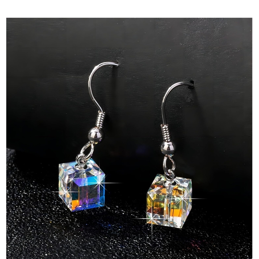 Elegant Silver Northern Lights Crystal Cube Earrings - Picture 3 of 5